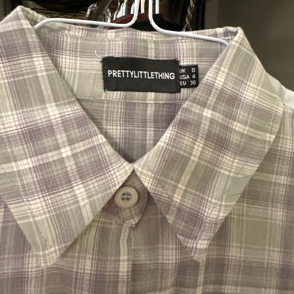 Prettylittlething button down dress shirt, 10/10 condition nothing wrong - Picture 2 of 3